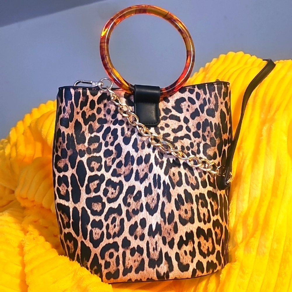 New Vegan Leather Leopard Print Crossbody Bag, Top Unique Circle Handles, Strap - Picture 6 of 7